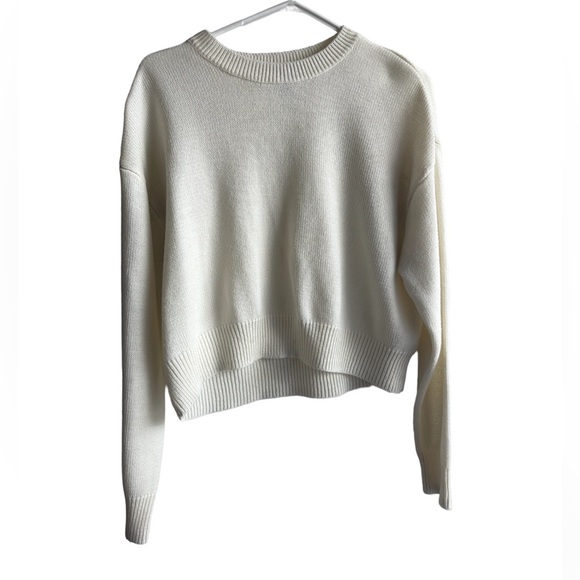 Oversized white sweater - Picture 2 of 3